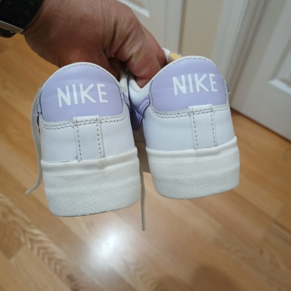 Nike Blazer Low 77 Platform/Streetwear Athletic Shoes Size 7.5 for Women - Picture 5 of 12
